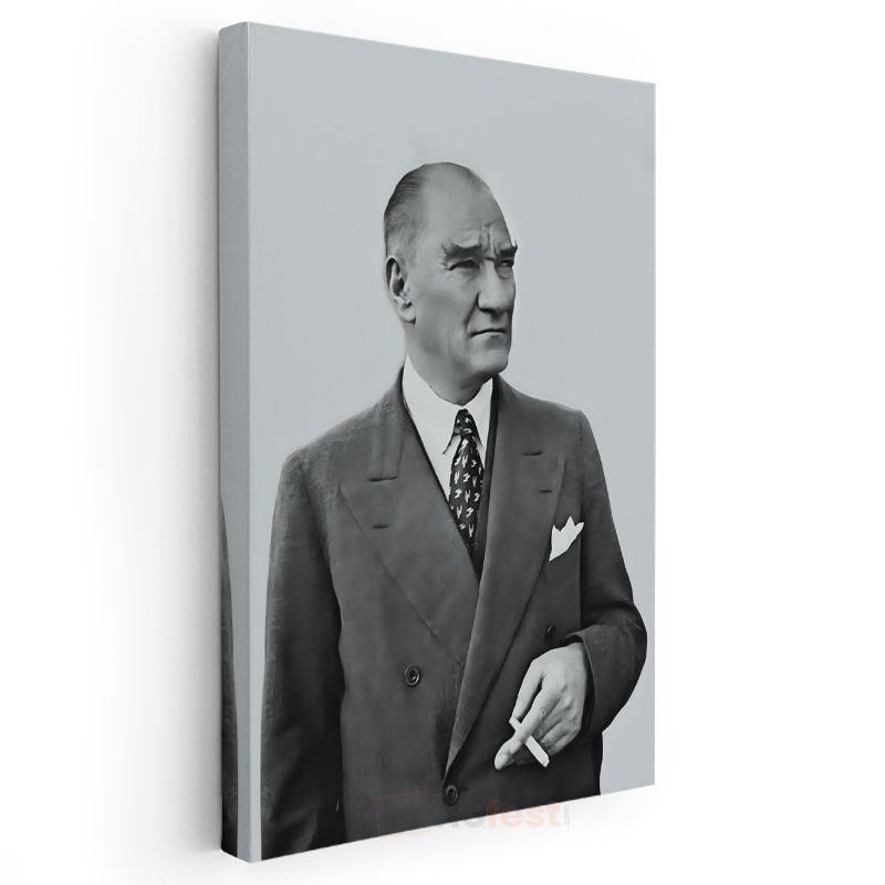 Devlet Adamı Atatürk - Zarif Takım Elbiseli Portre Kanvas Tablo