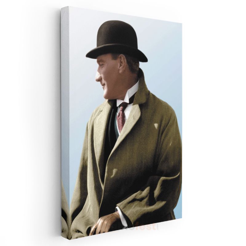 Şapkalı Atatürk - Açık Renk Palto Portresi Kanvas Tablo