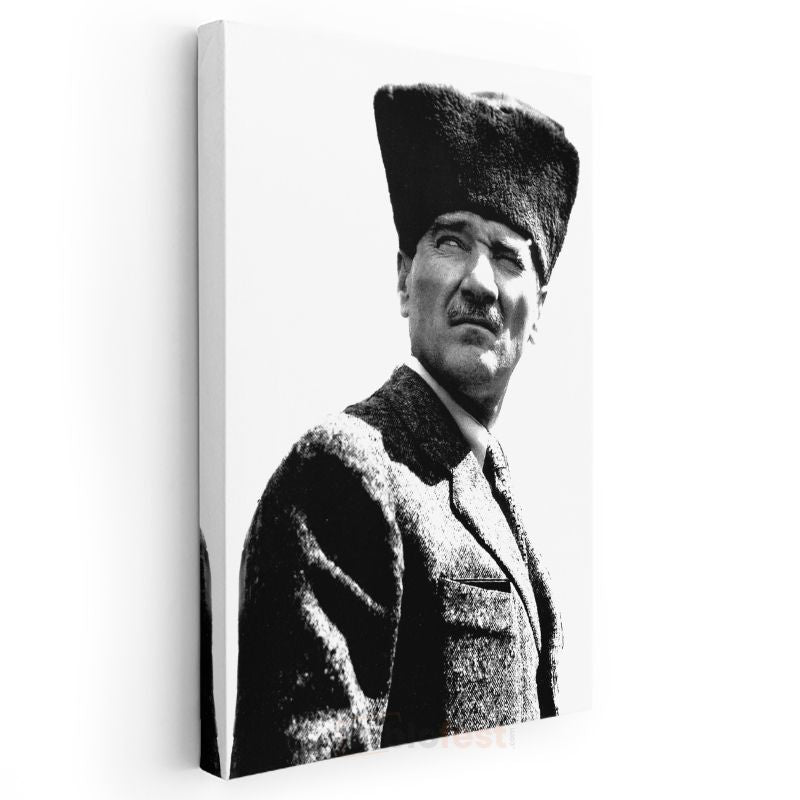 Kalpaklı Atatürk - Beyaz Fonda Portre Kanvas Tablo