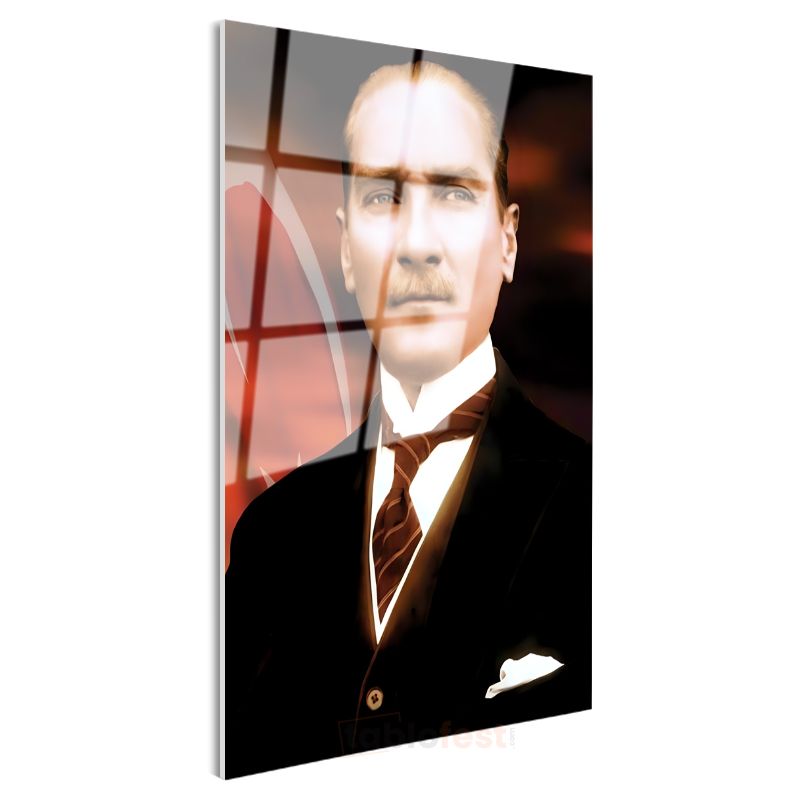 Türk Bayrağı Fonlu Atatürk - Vizyon Sahibi Lider Cam Tablo