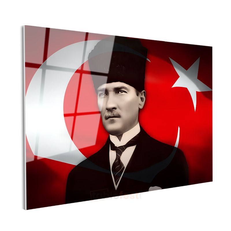 Kalpaklı Atatürk - Türk Bayrağı Fonlu Cam Tablo