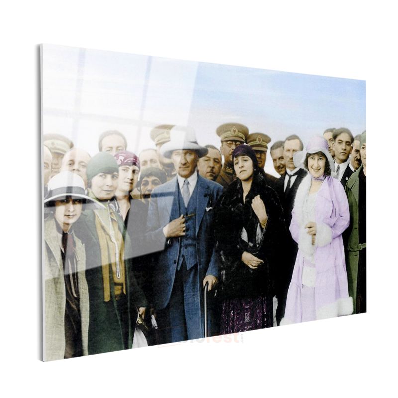 Atatürk ve Modern Türkiye - Sosyal Yaşamda Cam Tablo