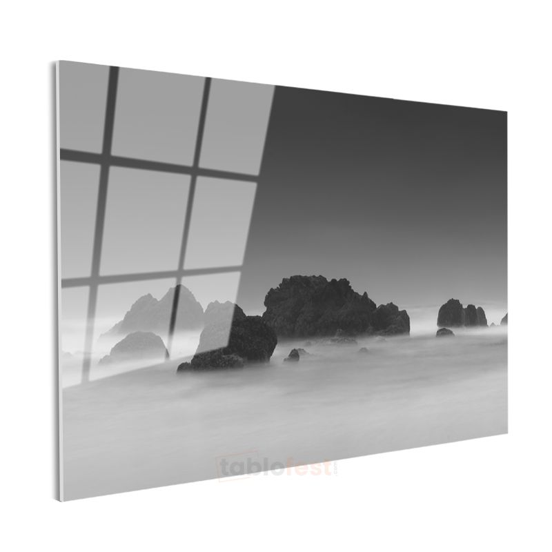 Sisli Kayalıklar - Minimalist Deniz Manzarası Cam Tablo