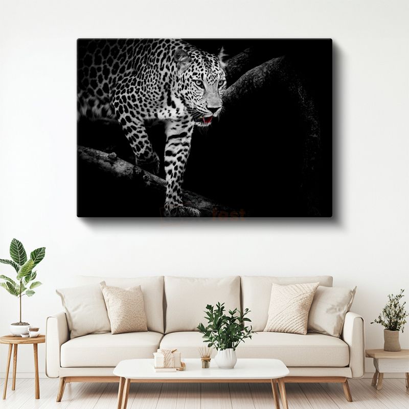 Karanlıktaki Leopar - Gece Avcısı Yırtıcı Kedi Kanvas Tablo