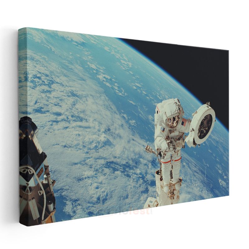 Uzay Yürüyüşü - Dünya Manzaralı Astronot Kanvas Tablo