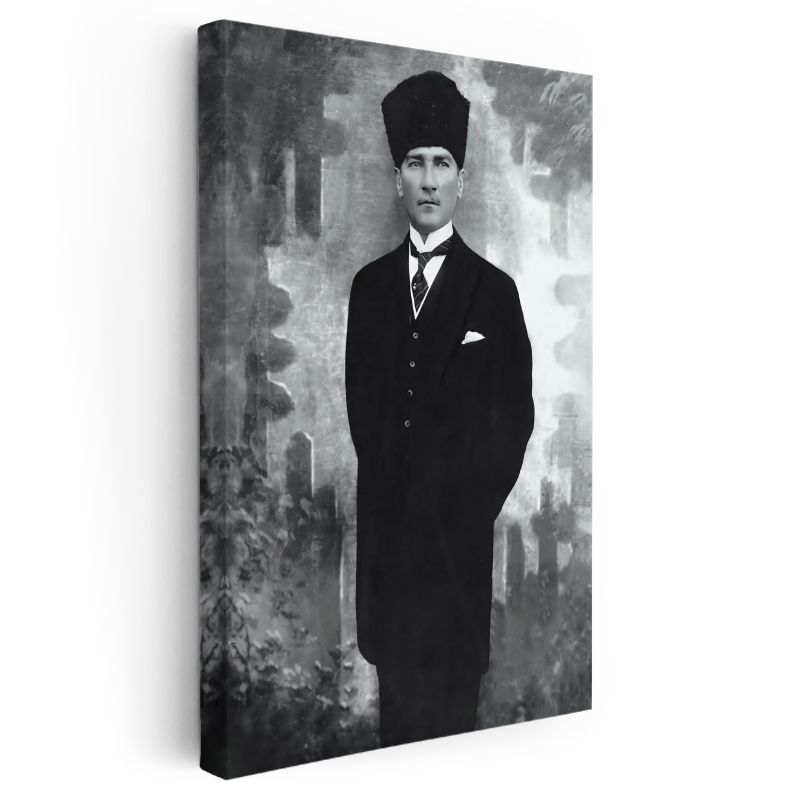 Siyah Beyaz Atatürk - Kalpak ve Klasik Duruş Kanvas Tablo