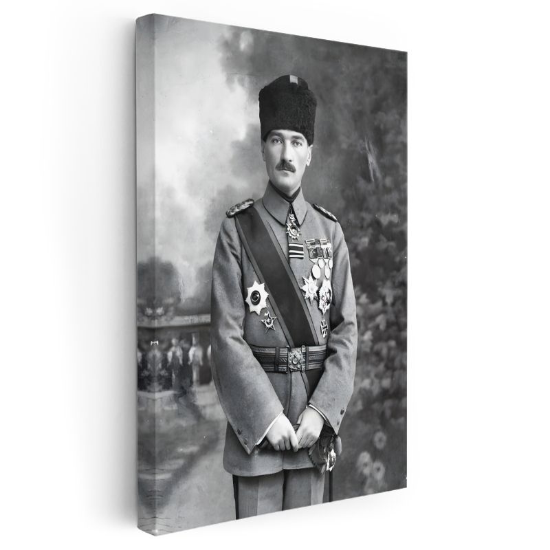 Mareşal Atatürk - Madalyalı Askeri Üniforma Kanvas Tablo
