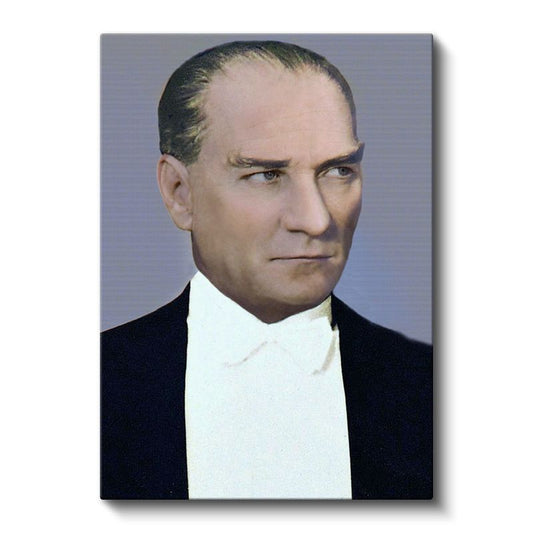 Beyaz Yakalı Atatürk - Mavi Fonda Portre Kanvas Tablo