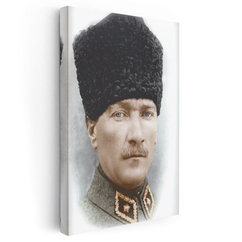 Kalpaklı Komutan - Renkli Askeri Portre Kanvas Tablo