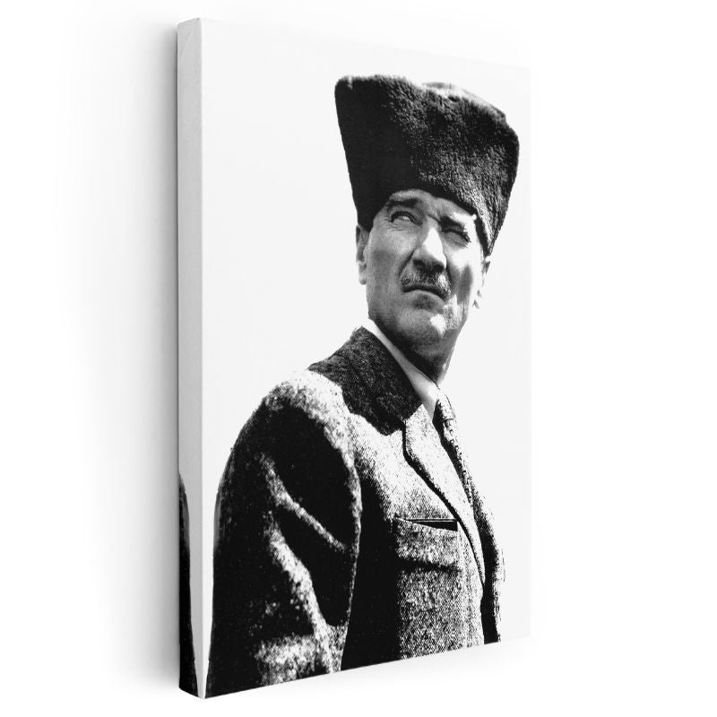 Kalpaklı Atatürk - Beyaz Fonda Portre Kanvas Tablo