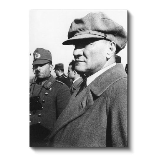 Kasketli Atatürk - Palto ve Profil Kanvas Tablo