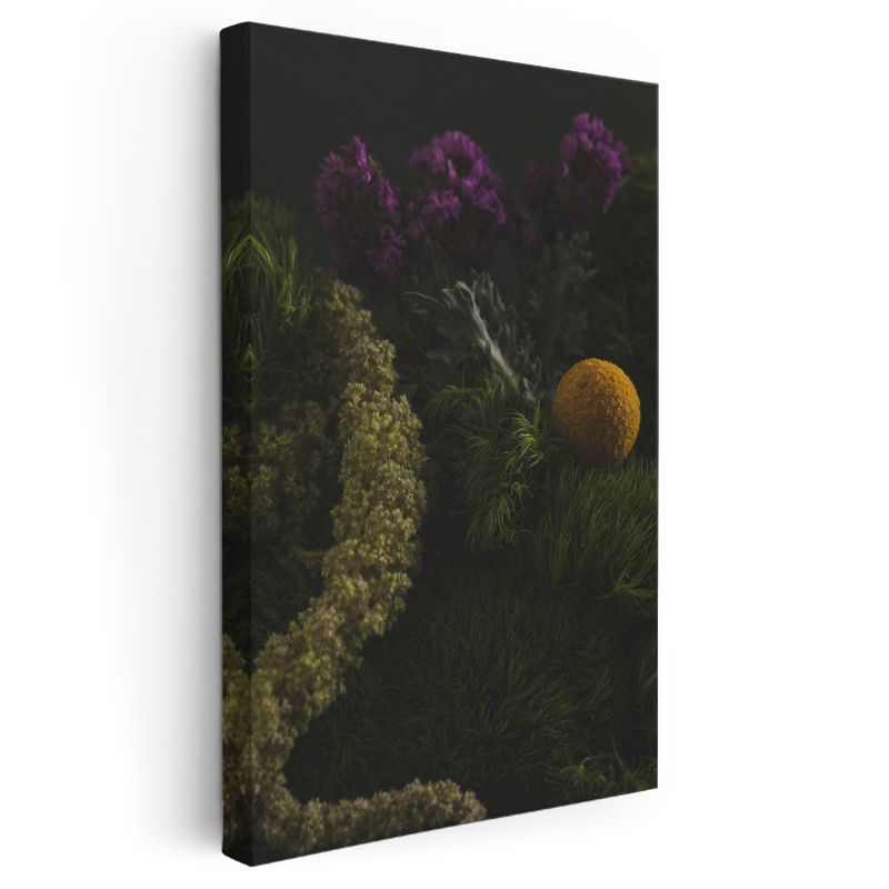 Yeşil Bahçe - Karanlık Fonda Yosun ve Çiçekler Kanvas Tablo