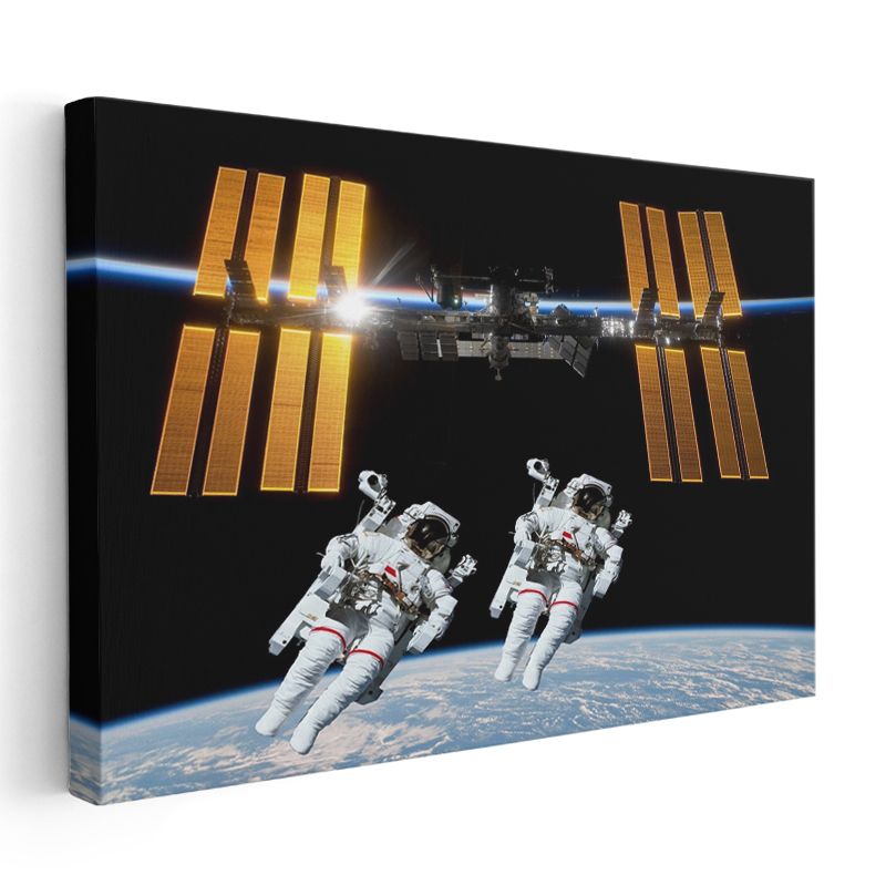 Uzay İstasyonu ve Astronotlar - Yıldızlar Arasında Keşif Kanvas Tablo