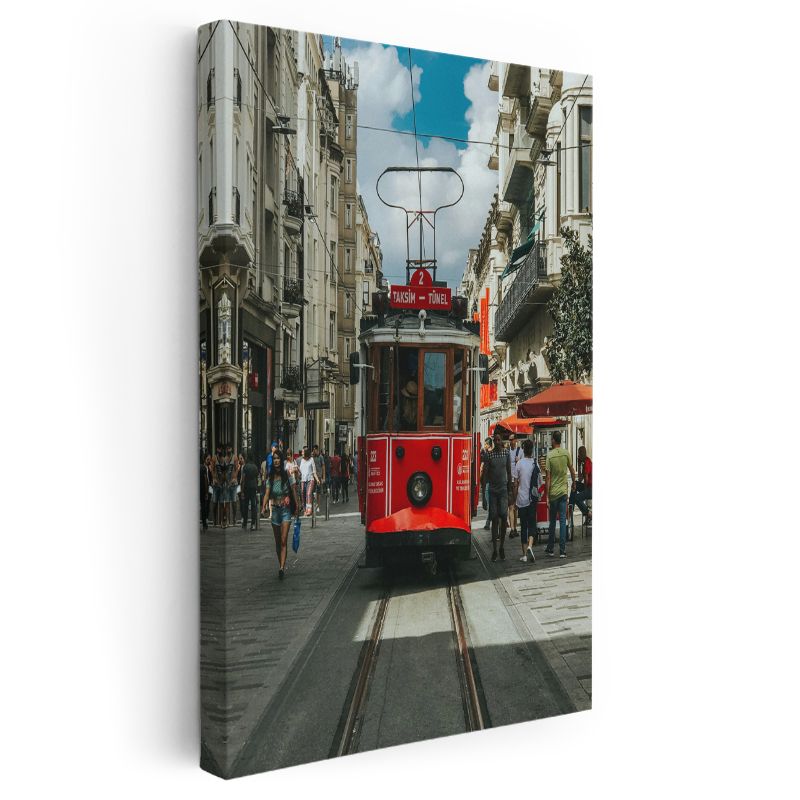 Nostaljik Tramvay - İstiklal Caddesi'nin Kırmızı İkonu Kanvas Tablo