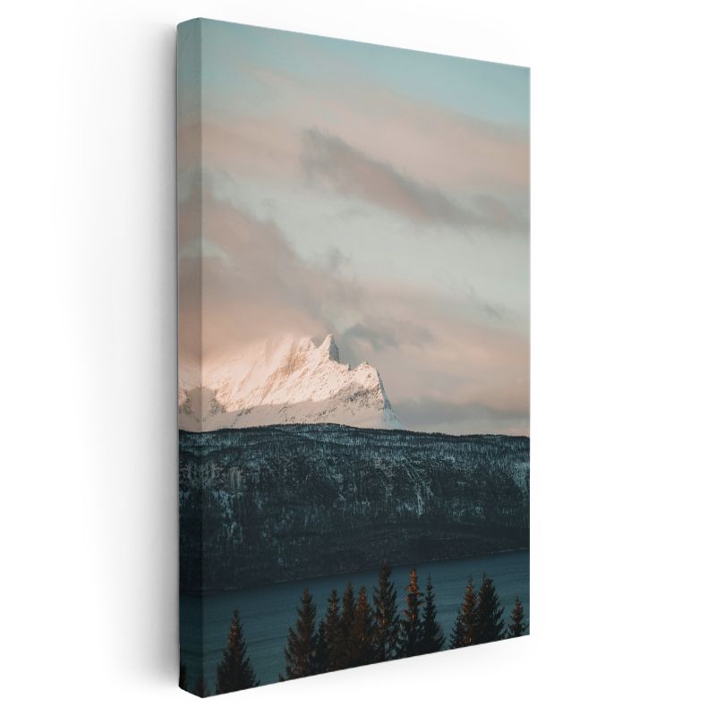 Alacakaranlık Zirvesi - Karlı Dağ ve Göl Manzarası Kanvas Tablo