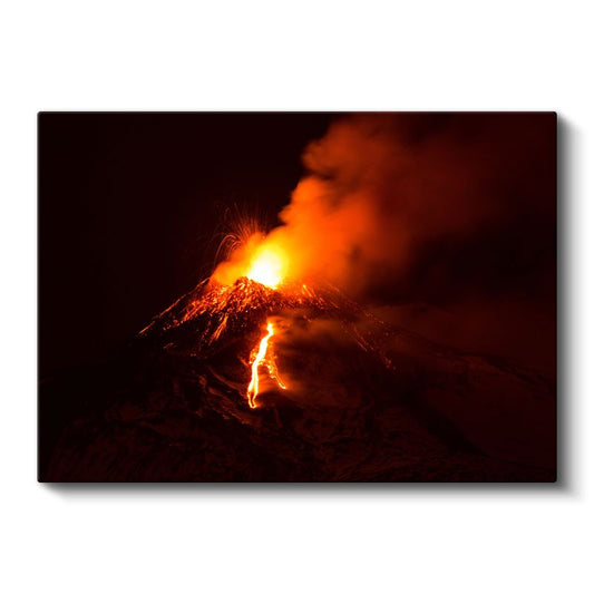 Yanardağ Patlaması - Gecenin Karanlığında Dans Eden Lavlar Kanvas Tablo