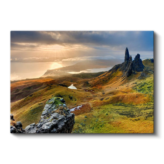 Taş Kuleler - Gün Doğumunda Işıldayan Dağlık Arazi Kanvas Tablo