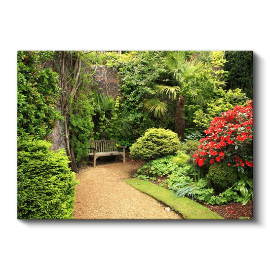Huzur Bahçesi - Kırmızı Çiçekler ve Yeşil Dokunuşlar Kanvas Tablo