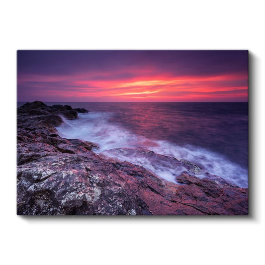 Kayalık Sahil - Mor Tonlarında Büyüleyici Gün Batımı Kanvas Tablo