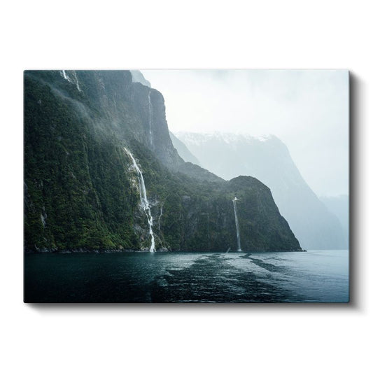 Şelaleler Vadisi - Sisli Dağlarda Akan Sular Kanvas Tablo