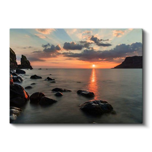 Deniz Kıyısı - Sakin Sularda Yansıyan Günbatımı Işıltısı Kanvas Tablo