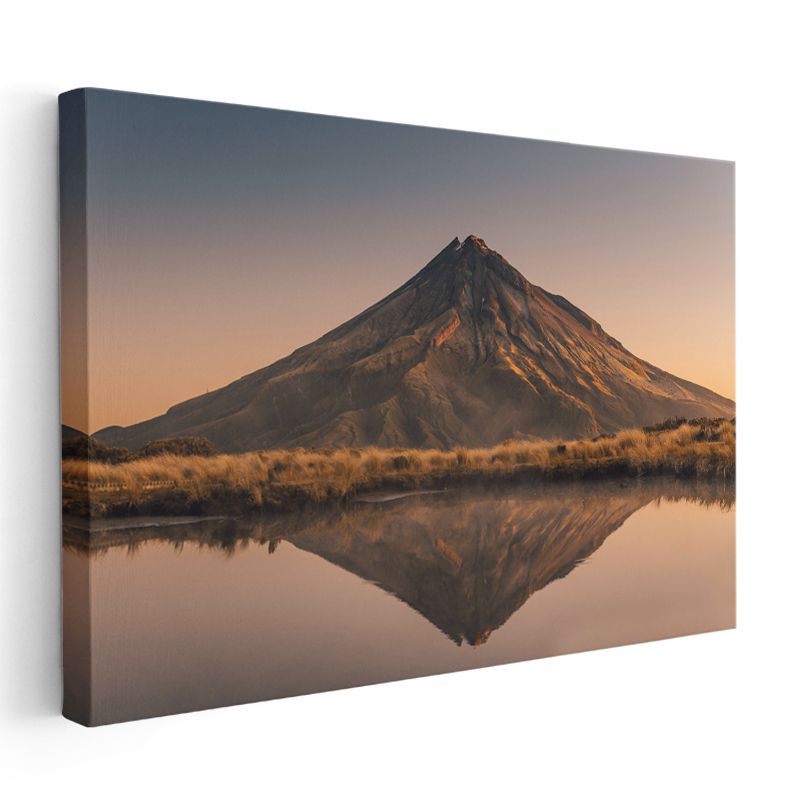 Yanardağ - Gün Batımında Göl Yansıması Kanvas Tablo