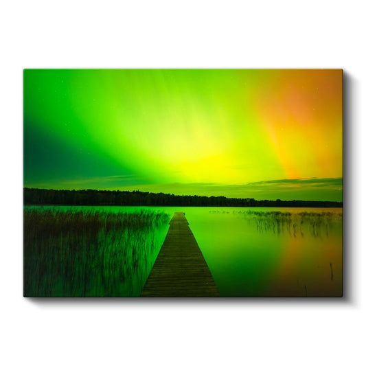 Kuzey Işıkları - Göl Üzerinde Yeşil Gökyüzü Dansı Kanvas Tablo