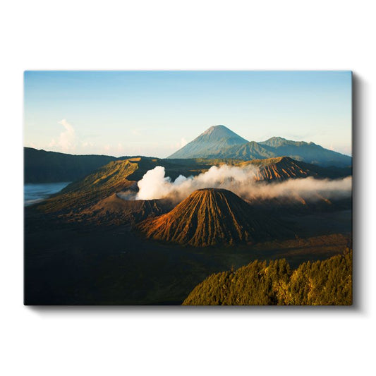 Volkanik Dağlar - Gün Doğumunda Muhteşem Krater Manzarası Kanvas Tablo