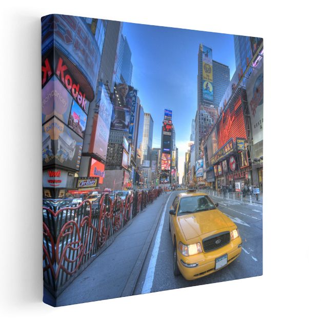 New York Taksi - Times Square'de Sarı Crown Victoria Kanvas Tablo