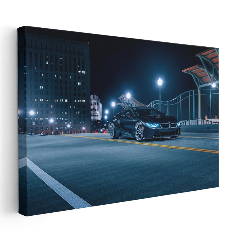 BMW i8 - Gece Şehir Manzarasında Lüks Spor Otomobil Kanvas Tablo