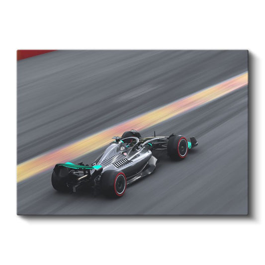 Mercedes F1 - Pistte Hız Yapan Yarış Otomobili Kanvas Tablo