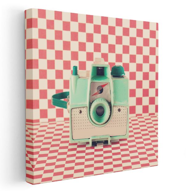 Mint Yeşili Fotoğraf Makinesi - Retro Kareli Fonda Nostaljik Ekipman Kanvas Tablo
