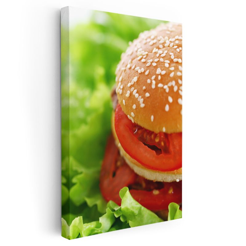 Lezzetli Hamburger - Taze Domates ve Yeşilliklerle Süslenmiş Kanvas Tablo