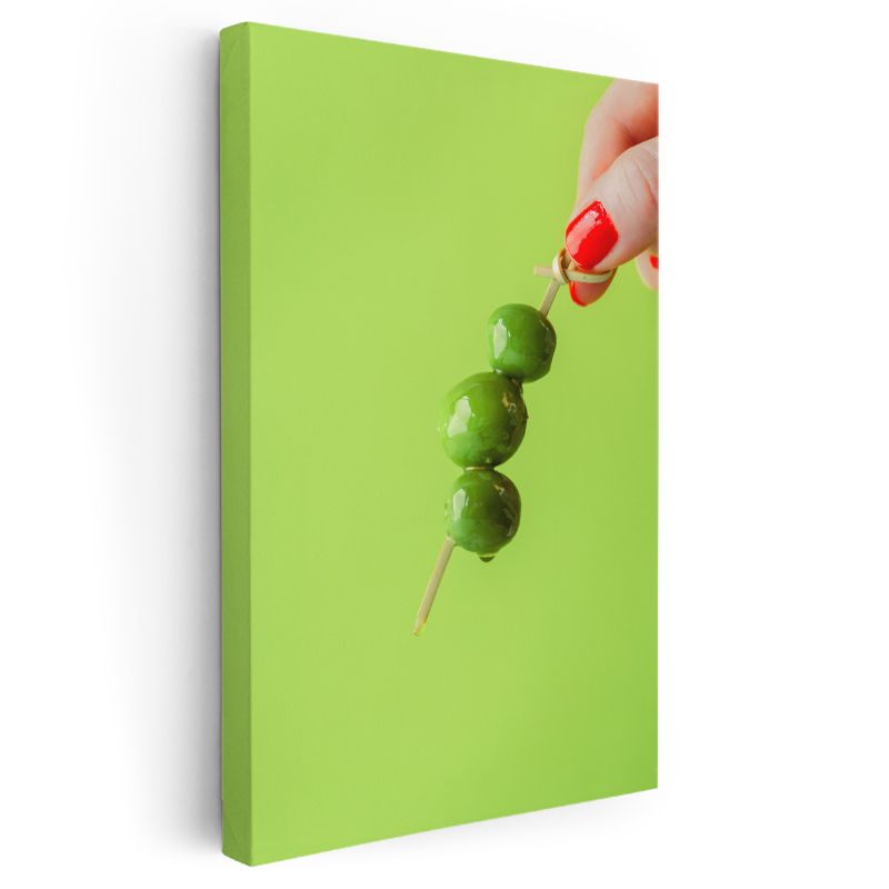 Yeşil Zeytin - Çubukta Sunulan Akdeniz Lezzeti Kanvas Tablo
