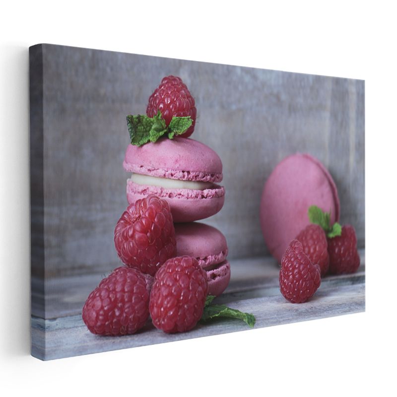 Frambuazlı Makaron - Zarif Fransız Tatlı Sunumu Kanvas Tablo