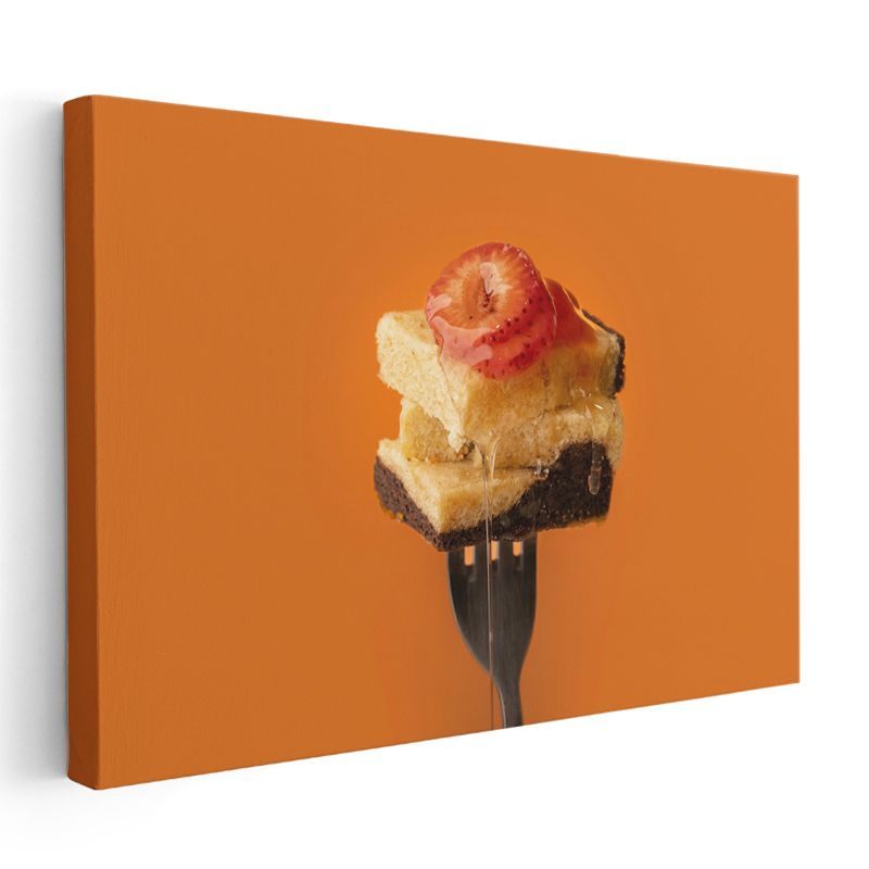 Tatlı Lezzet - Çilekli Pasta Dilimi Kanvas Tablo