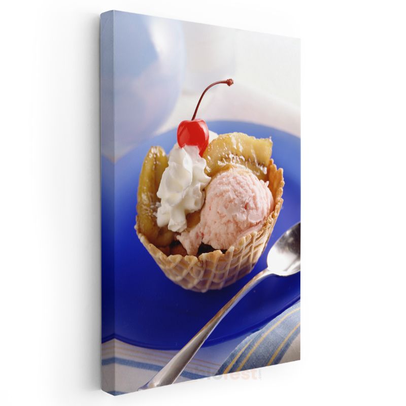 Dondurma Külahı - Taze Meyveli Waffle Tatlısı Kanvas Tablo