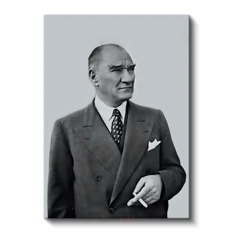 Devlet Adamı Atatürk - Zarif Takım Elbiseli Portre Kanvas Tablo