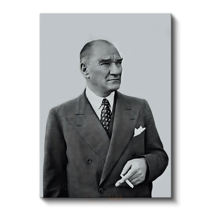 Devlet Adamı Atatürk - Zarif Takım Elbiseli Portre Kanvas Tablo