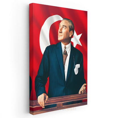 Türk Bayrağı Önünde Atatürk - Kürsüde Lider Kanvas Tablo
