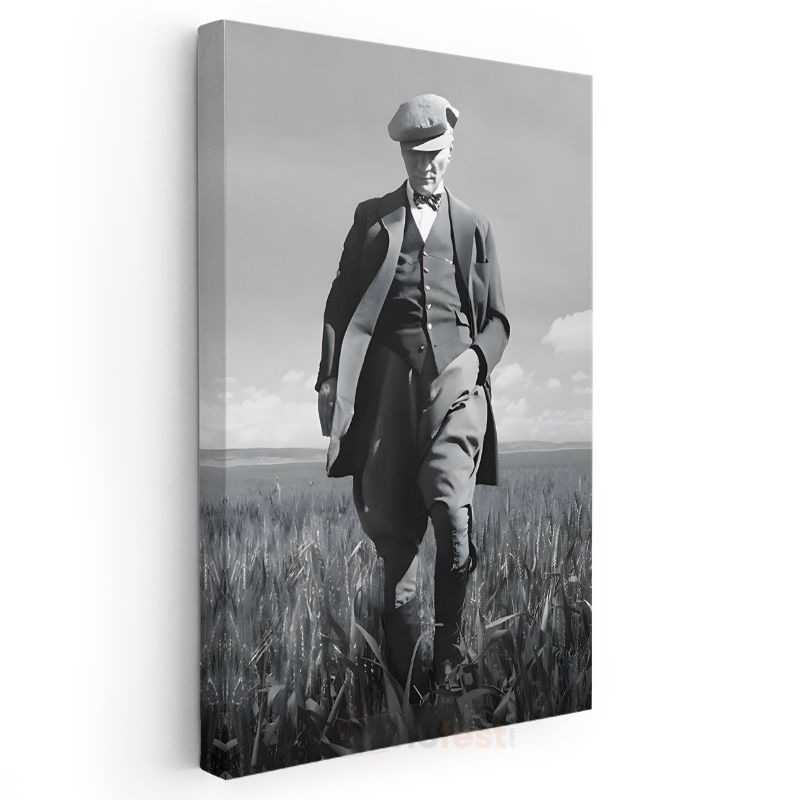 Kasketli Atatürk - Buğday Tarlasında Kanvas Tablo