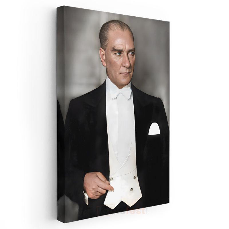 Smokinli Atatürk - Beyaz Yelek Detaylı Kanvas Tablo