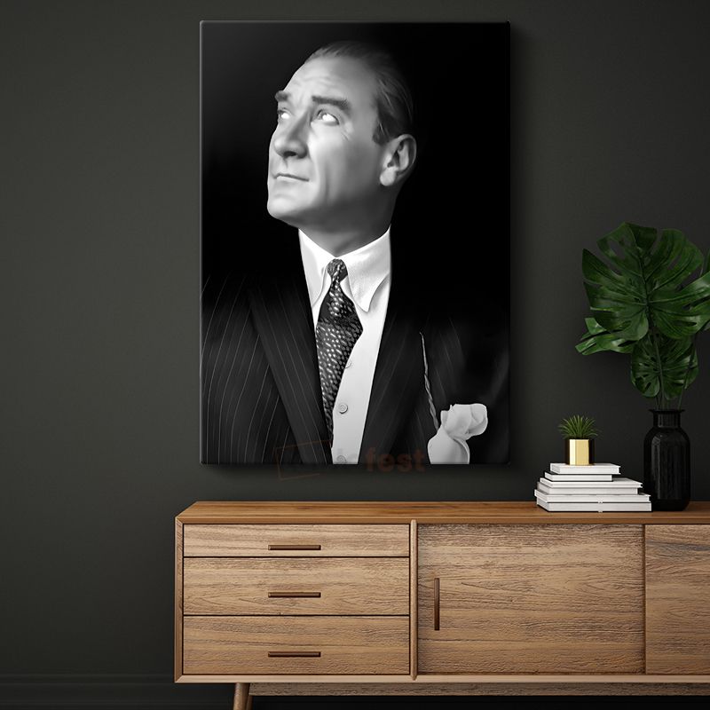 Yukarı Bakan Atatürk - Siyah Fonda Şık Portre Kanvas Tablo