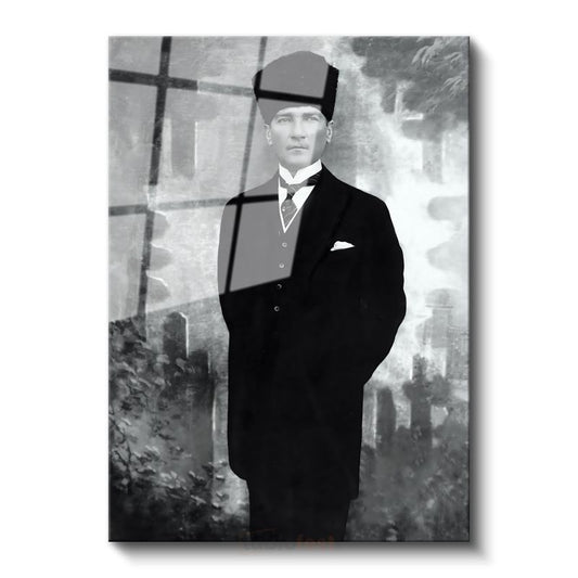 Siyah Beyaz Atatürk - Kalpak ve Klasik Duruş Cam Tablo