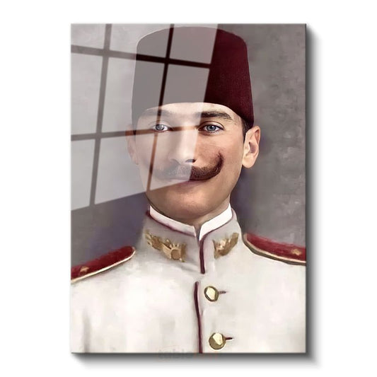 Genç Atatürk - Bordo Fes ve Beyaz Üniforma Cam Tablo