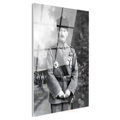 Mareşal Atatürk - Madalyalı Askeri Üniforma Cam Tablo