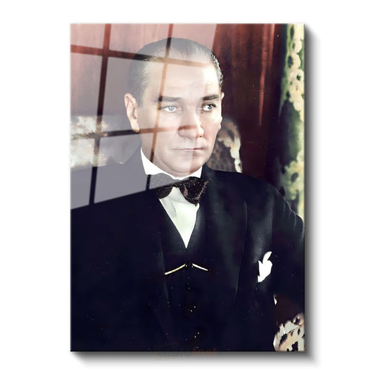 Papyonlu Atatürk - Siyah Takım Elbise Portresi Cam Tablo