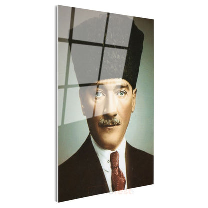 Siyah Kalpaklı Atatürk - Klasik Portre Cam Tablo