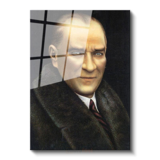 Kürk Yakalı Atatürk - Siyah Fonda Portre Cam Tablo
