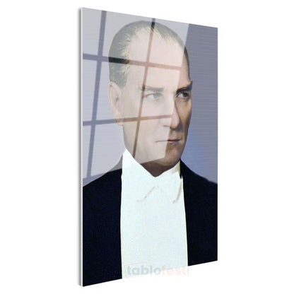 Beyaz Yakalı Atatürk - Mavi Fonda Portre Cam Tablo